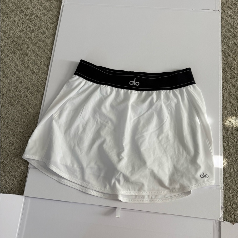 ALO Yoga White and Black Skirt
